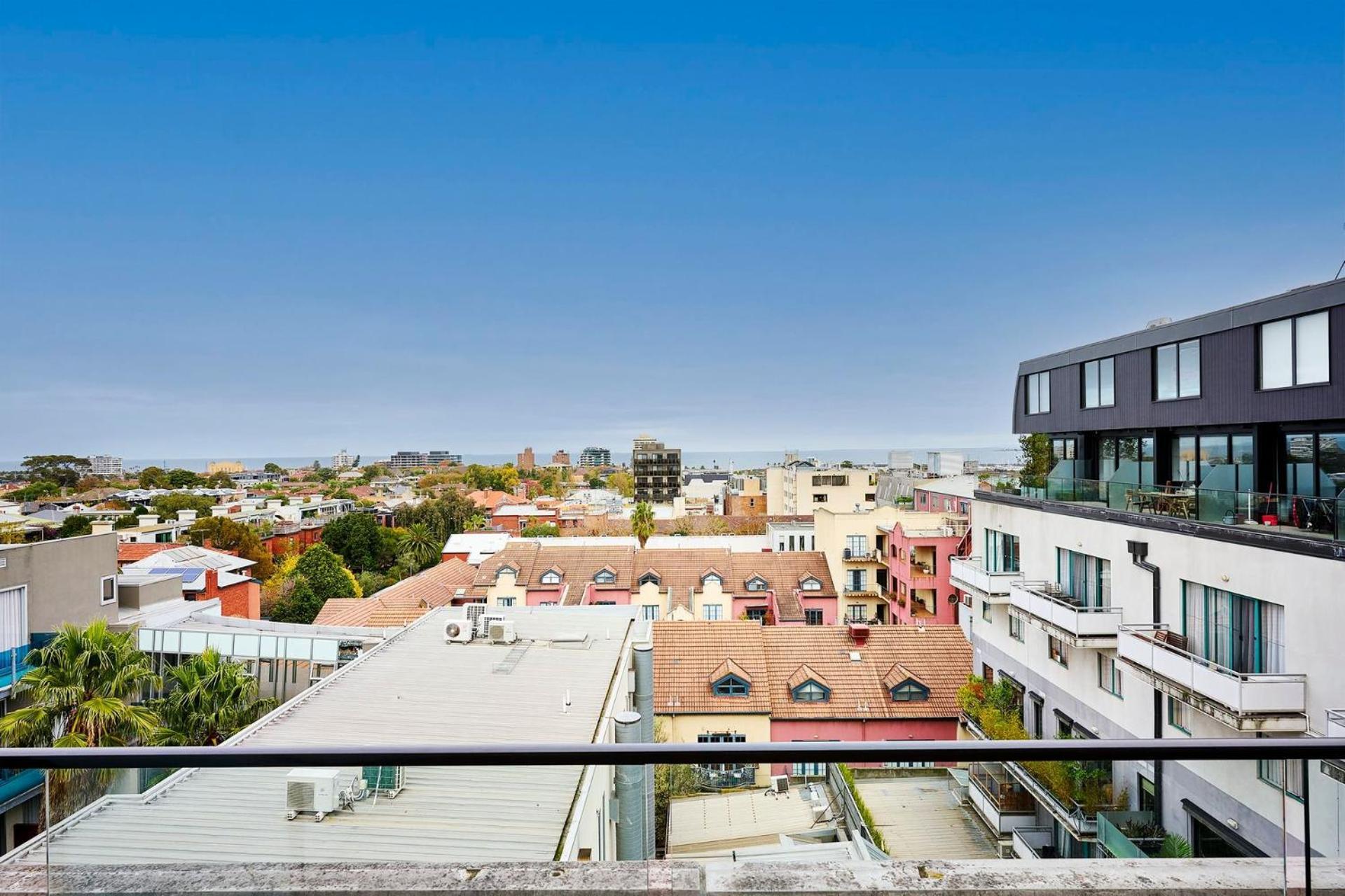 Stylish 2-Bed Apartment With Sea Views And Parking Melbourne Exterior photo